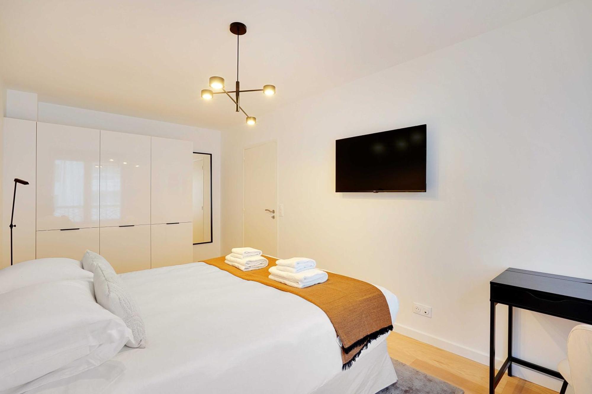 Raffinement Et Confort Dans Cette Residence A Levallois-Perret Exterior photo