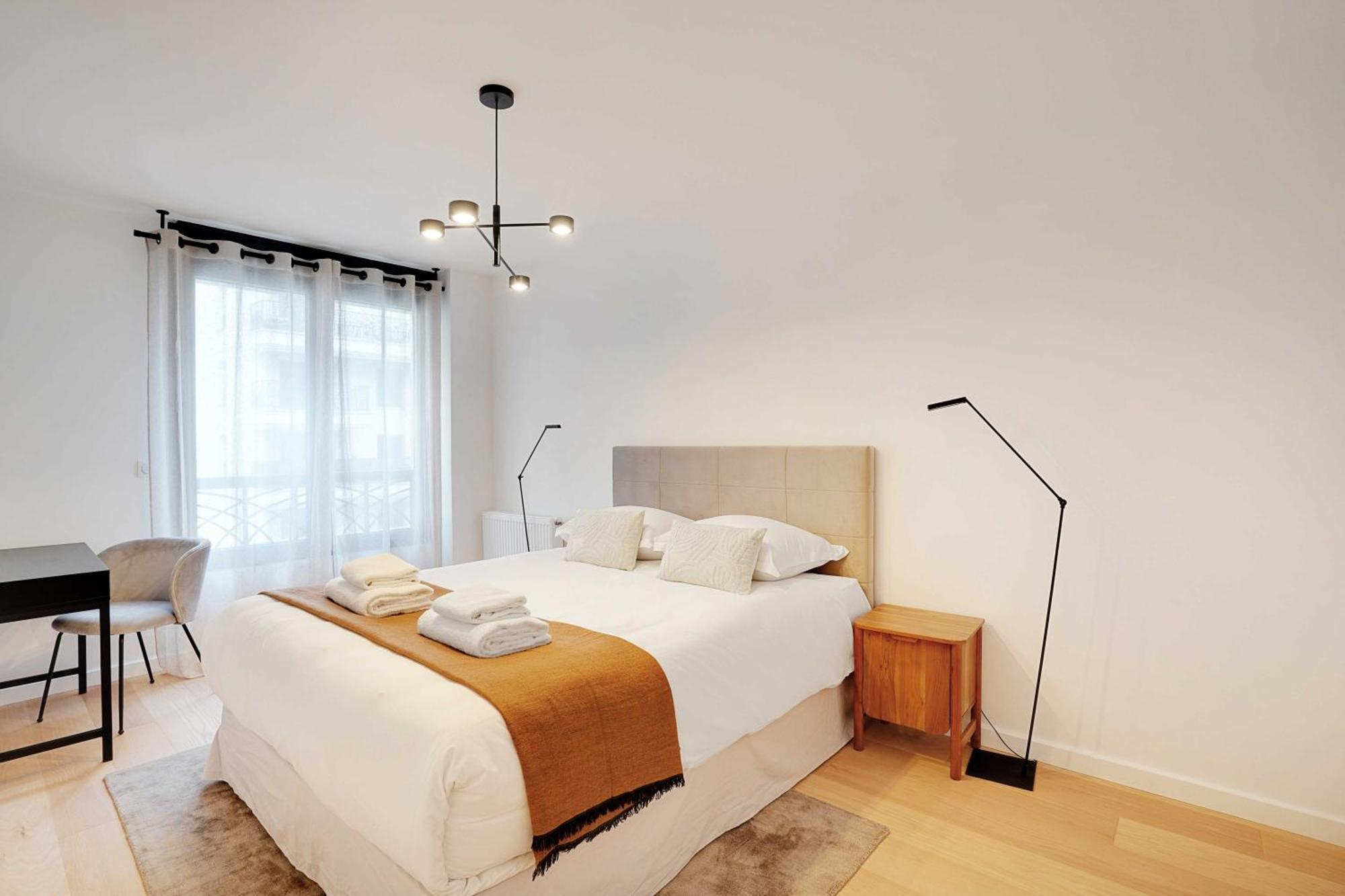 Raffinement Et Confort Dans Cette Residence A Levallois-Perret Exterior photo