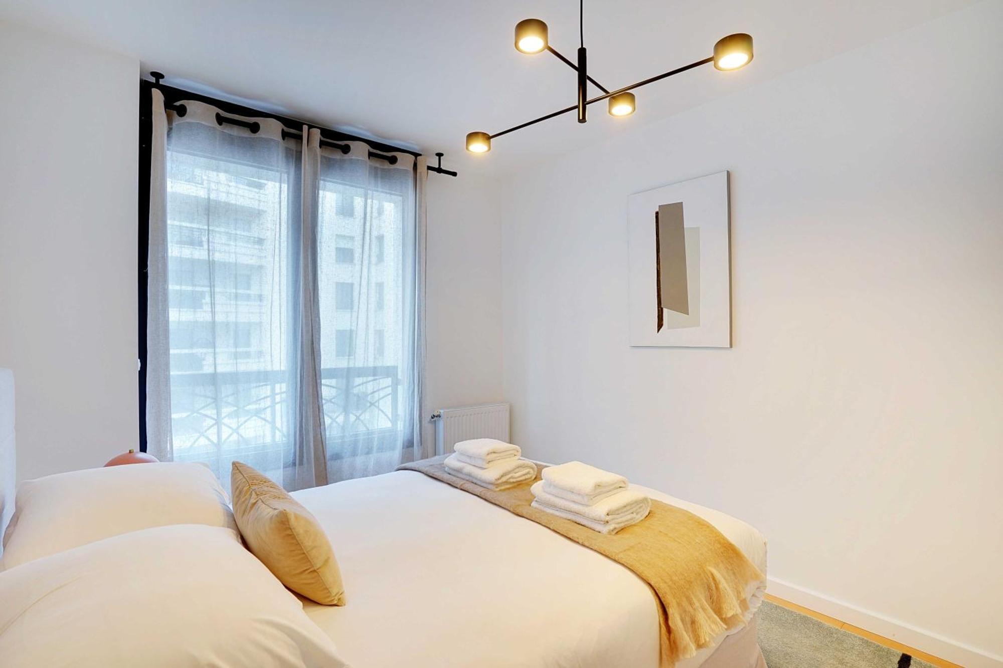 Raffinement Et Confort Dans Cette Residence A Levallois-Perret Exterior photo