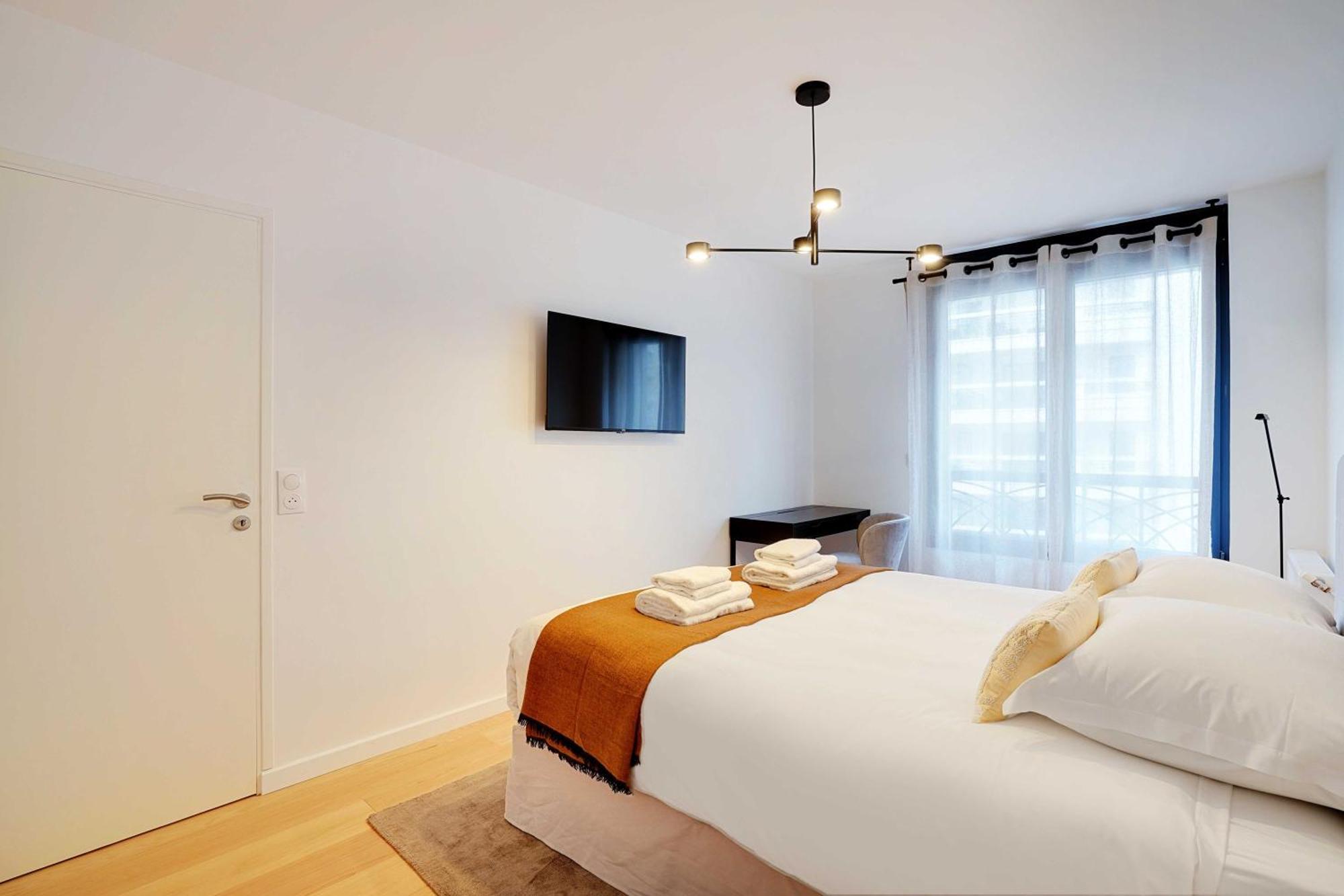Raffinement Et Confort Dans Cette Residence A Levallois-Perret Exterior photo