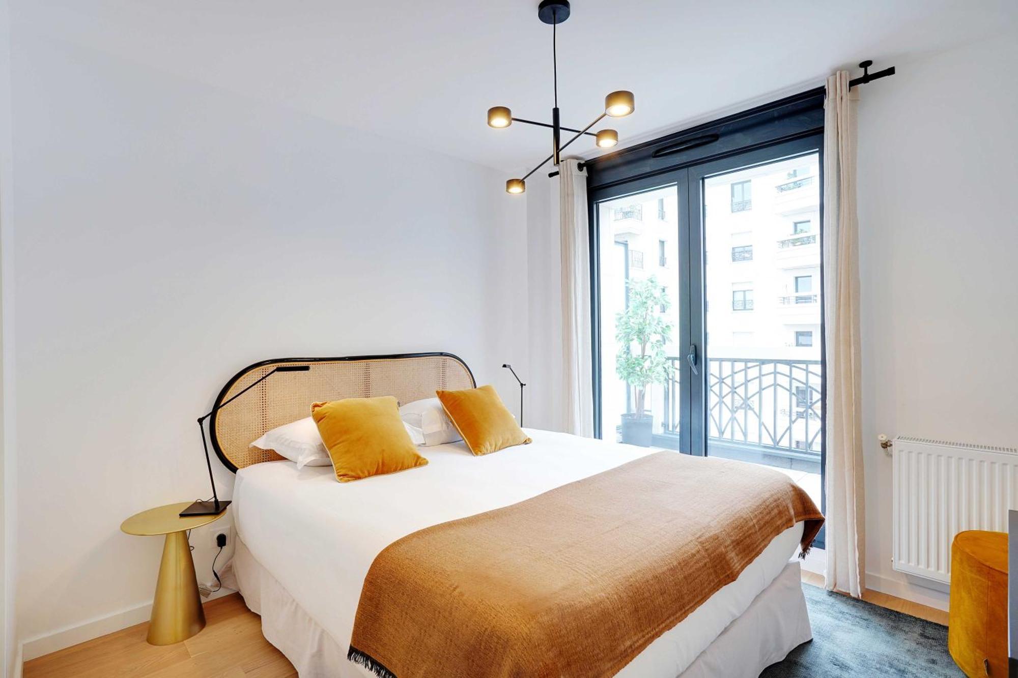 Raffinement Et Confort Dans Cette Residence A Levallois-Perret Exterior photo