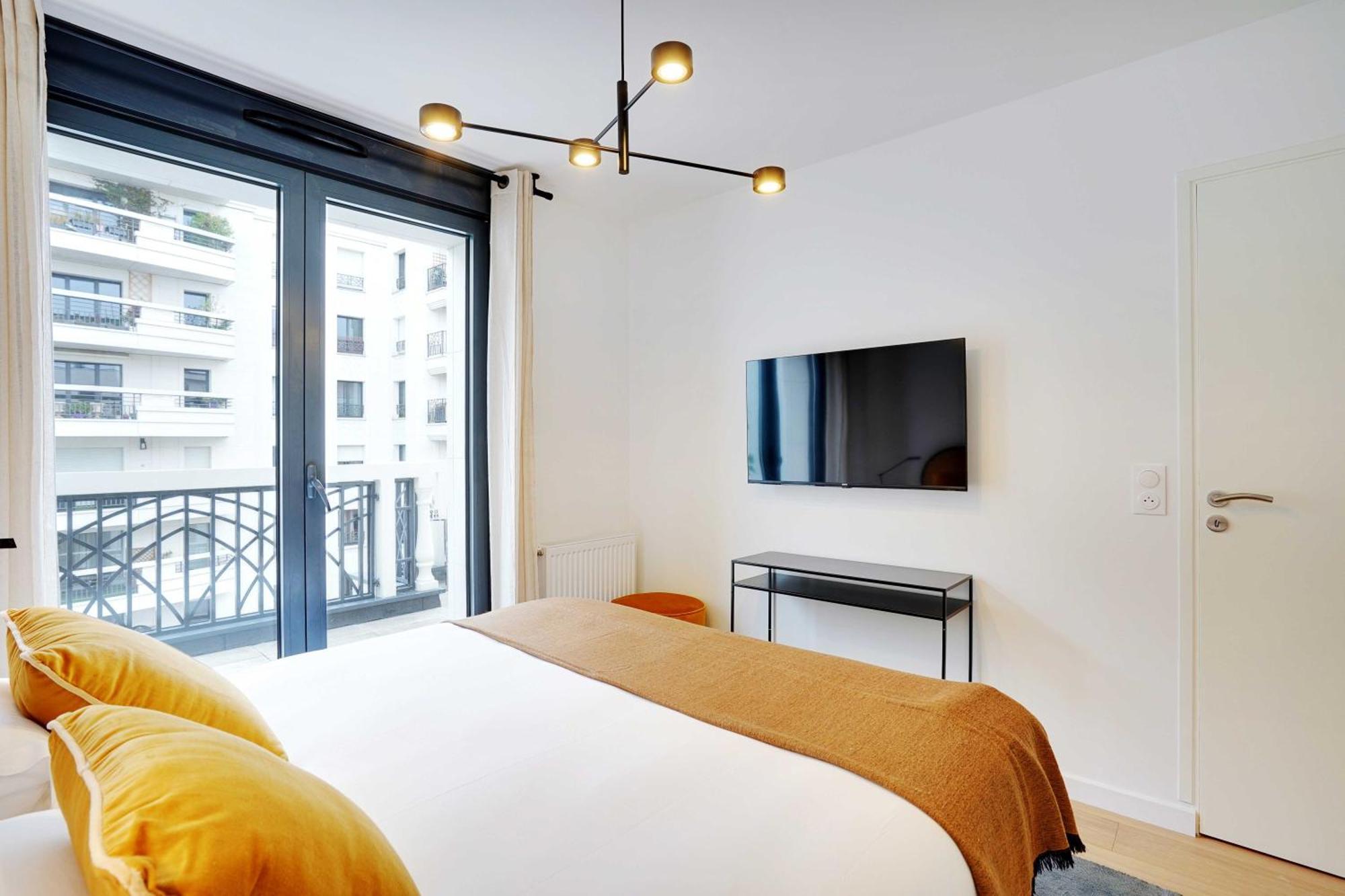 Raffinement Et Confort Dans Cette Residence A Levallois-Perret Exterior photo