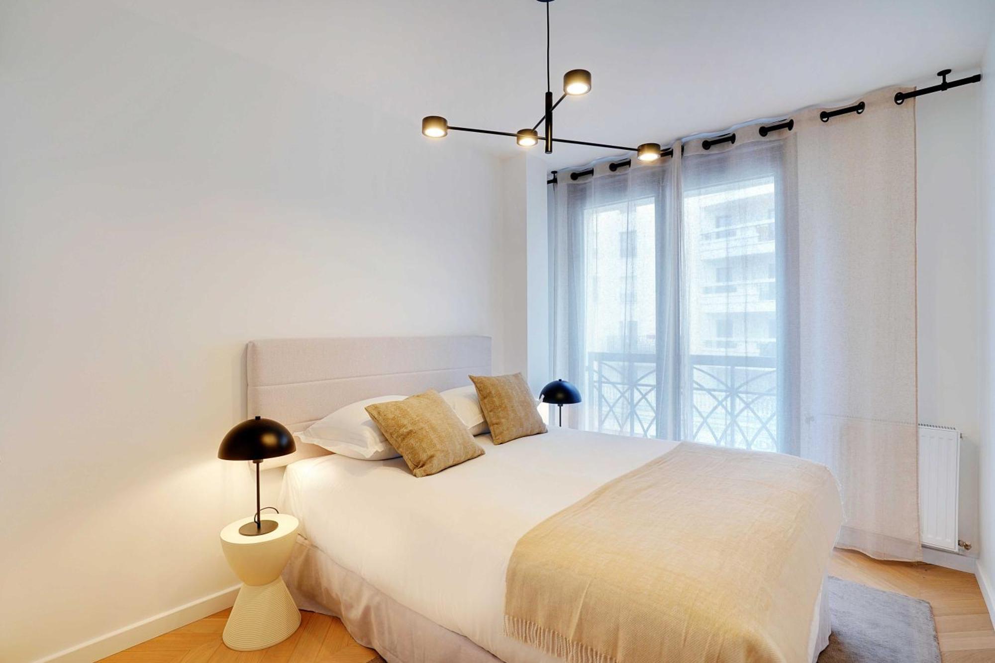 Raffinement Et Confort Dans Cette Residence A Levallois-Perret Exterior photo