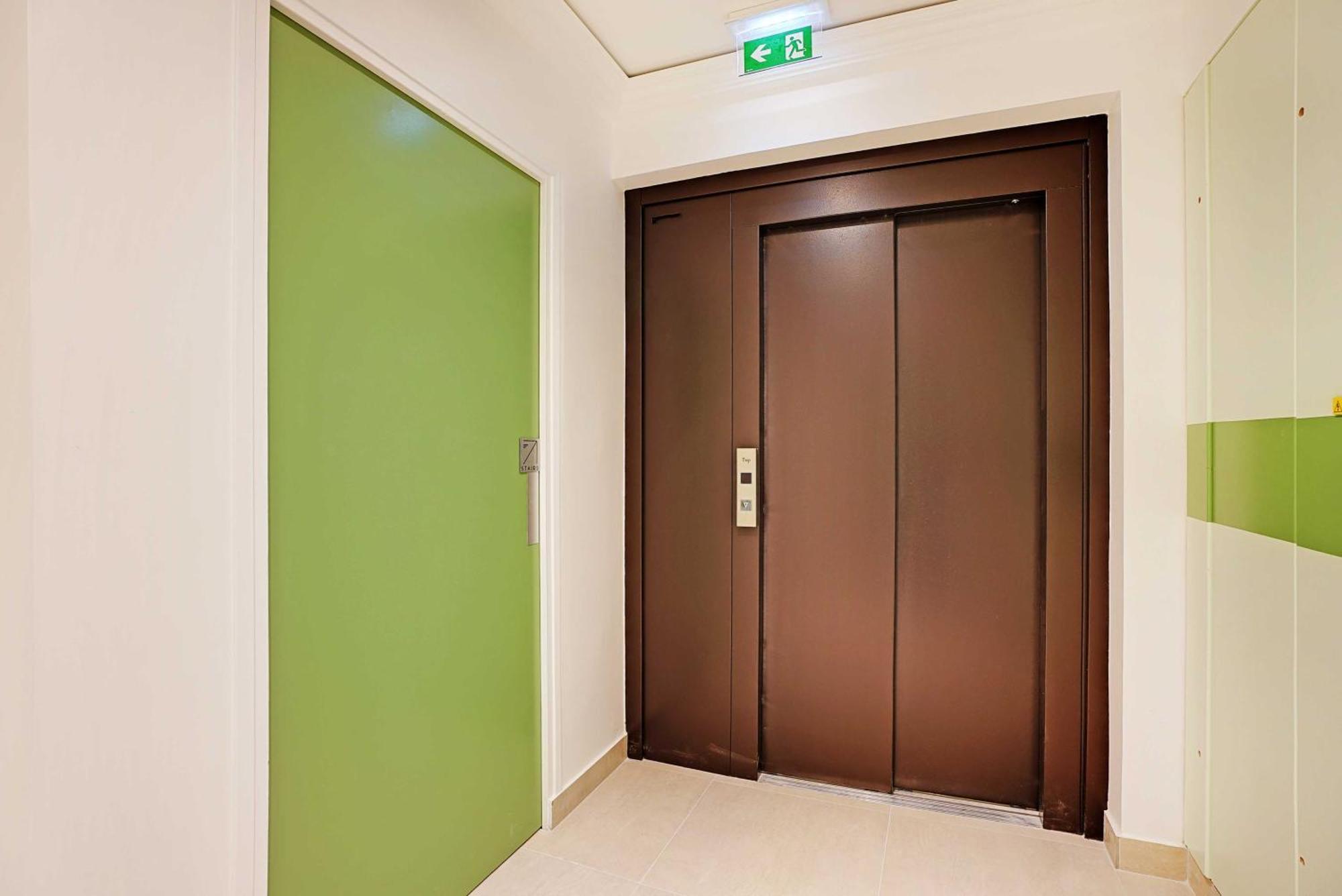 Raffinement Et Confort Dans Cette Residence A Levallois-Perret Exterior photo