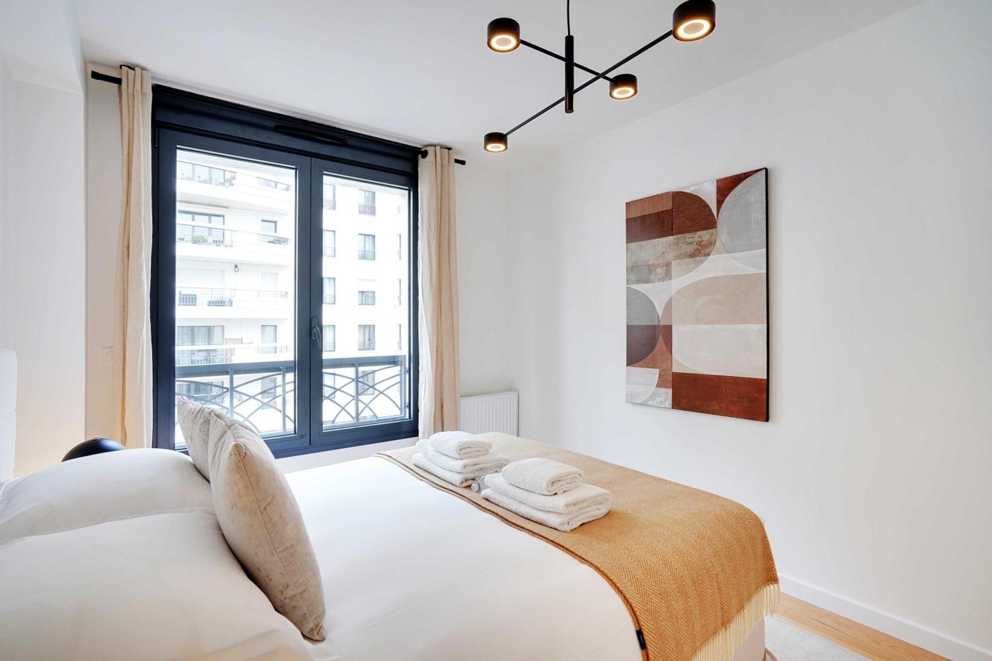 Raffinement Et Confort Dans Cette Residence A Levallois-Perret Exterior photo